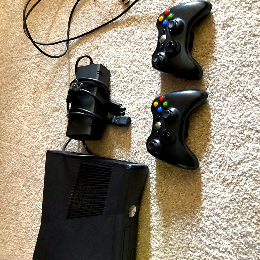 Xbox 360 Slim With Games